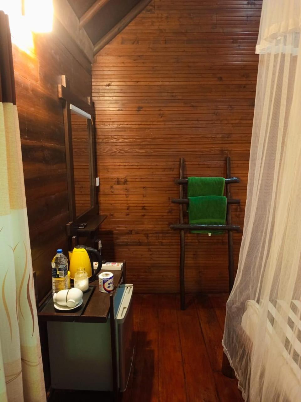 Jungle Face Inn エッラ エクステリア 写真