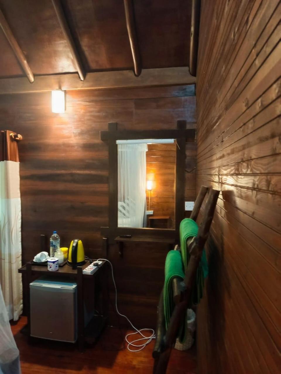 Jungle Face Inn エッラ エクステリア 写真