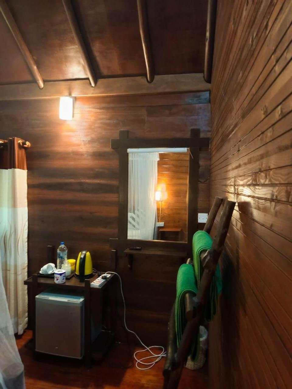 Jungle Face Inn エッラ エクステリア 写真
